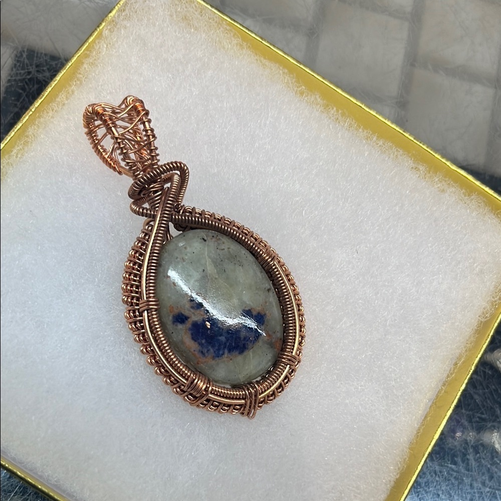 Sodalite stone Copper Wire Wrapped Pendant - Picture 2 of 10